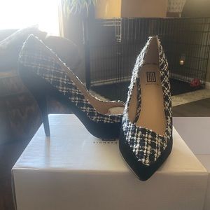 Woman’s size 11 shoes in a great two tone solid and plaid